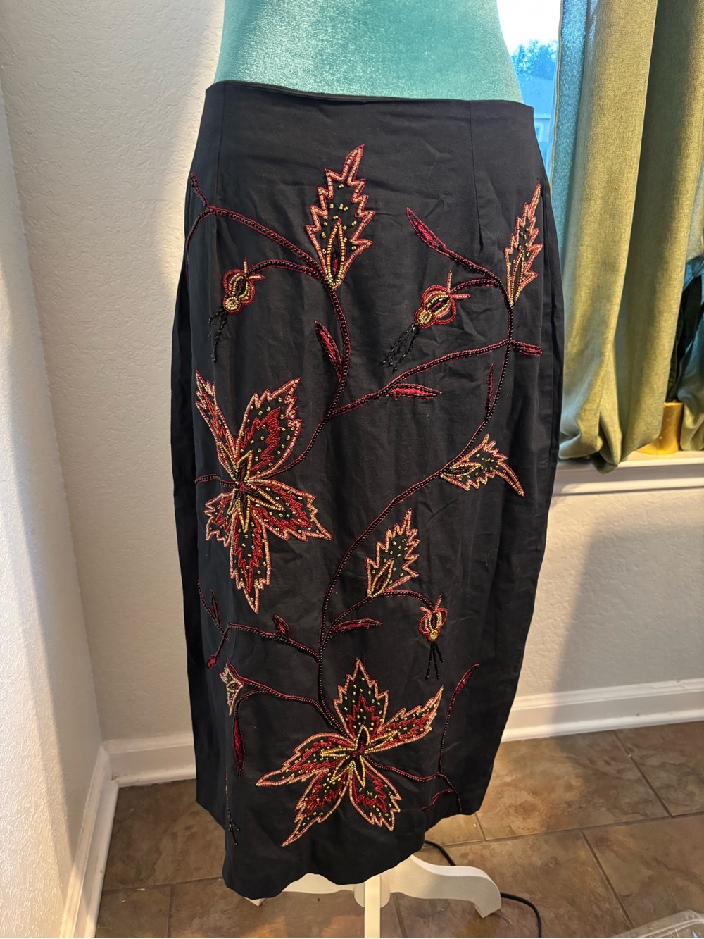 Vintage Dolce Embroidered Black Midi Skirt whimsigoth, Boho leaf Floral Detail